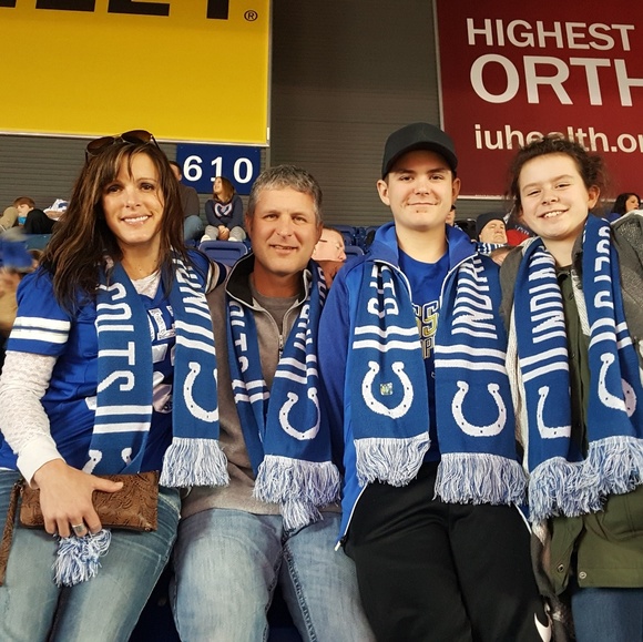 Meet your Posher, Amy - Picture 2 of 2